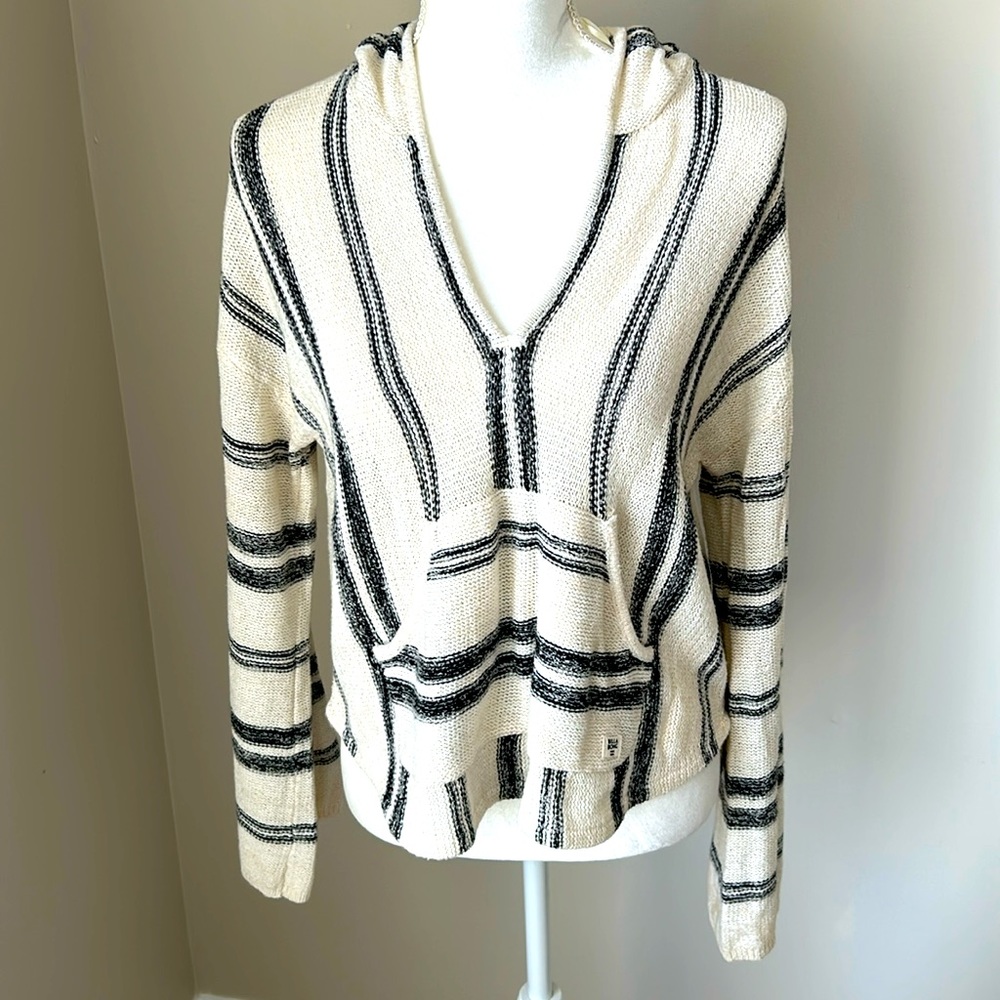 Billabong pullover sweater